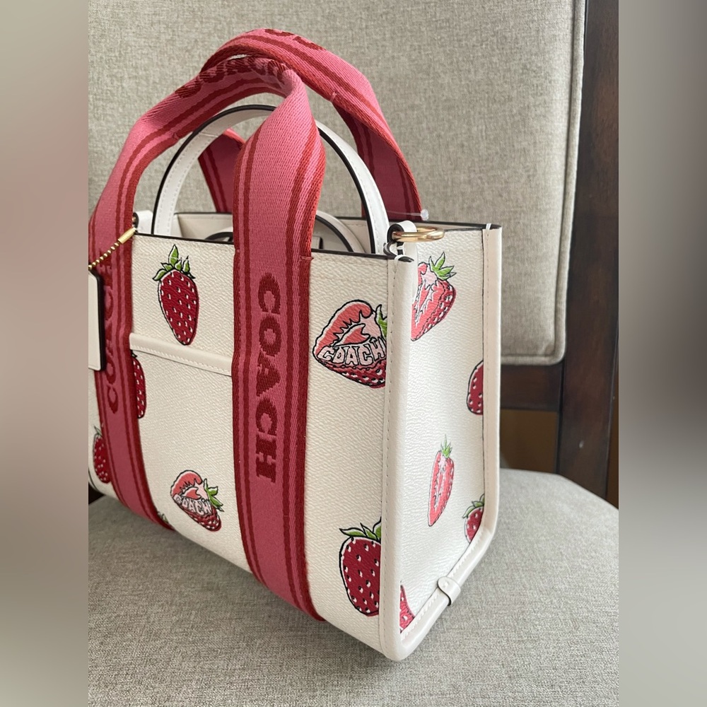 NWT！COACH SMITH TOTE BAG 24 WITH STRAWBERRY PRINT（COACH CAR80）fast shipping - Picture 3 of 6